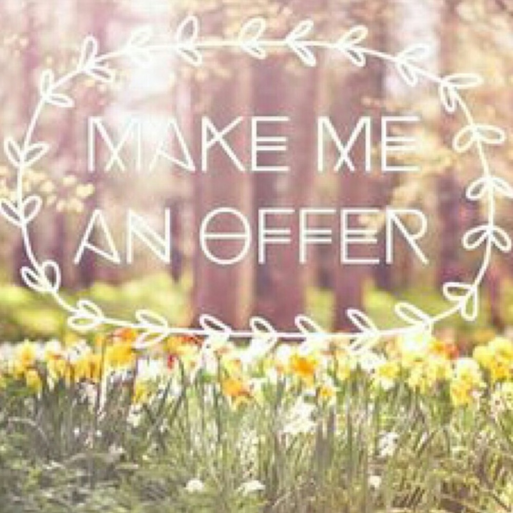 ✨YOU LOVE AN ITEM(S)? PLEASE MAKE ME AN OFFER ☺️✨